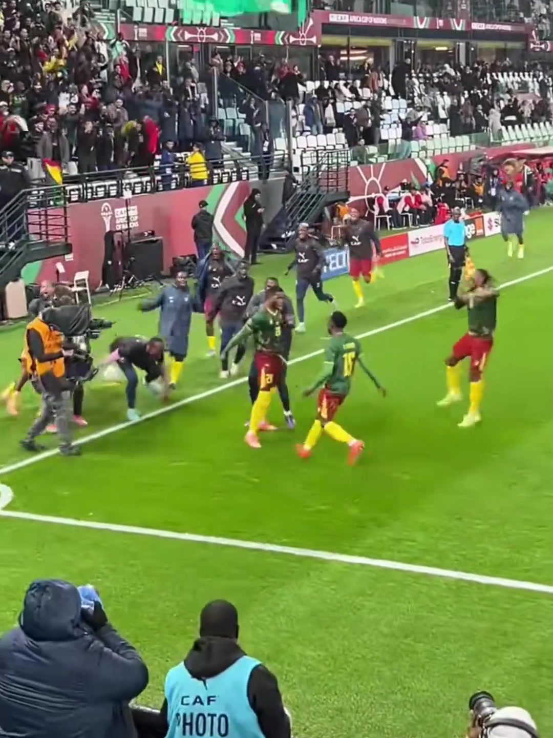 C罗对年轻球员的影响力！喀麦隆19岁小将科法内用Siu庆祝