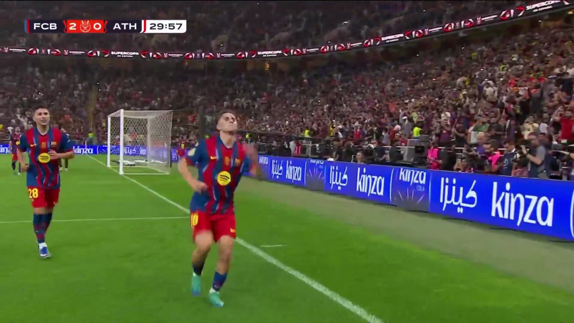 太轻松了！拉菲尼亚倒三角，费尔明无人看防推射破门