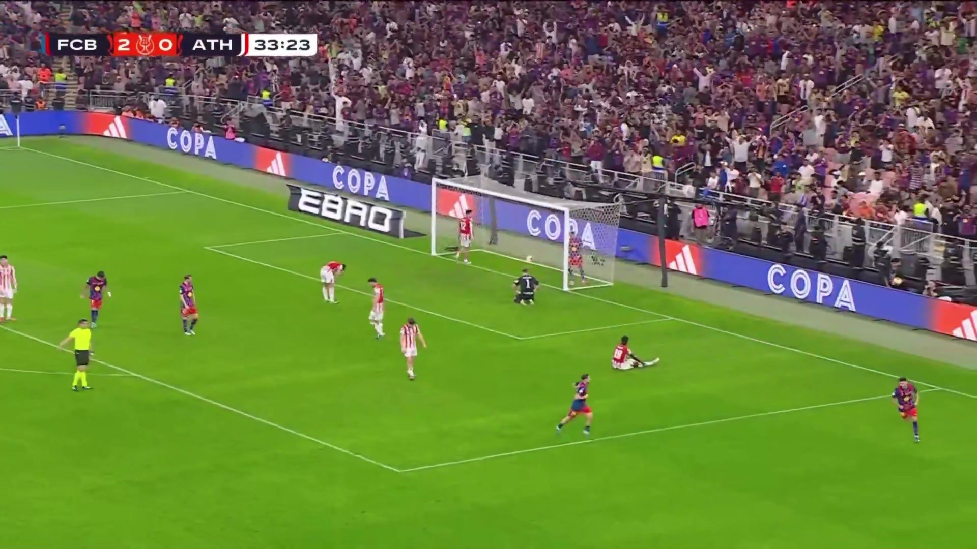 多点开花！巴德吉晃开防守抽射破门，巴萨33分钟3球领先！