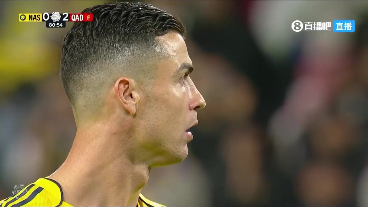 胜利扳回一城！塔克里禁区内手球，C罗主罚点球破门！