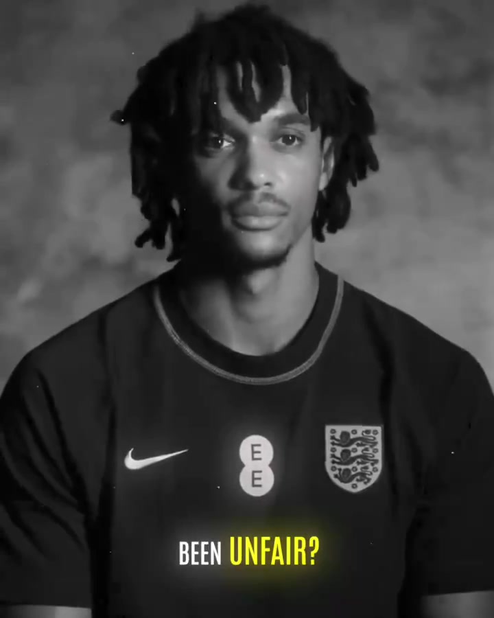 带刀后卫!阿诺德23/24赛季技巧秀!标志性的长传!