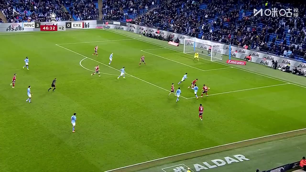 曼城半场4-0领先！赖因德斯横传门前造乌龙！