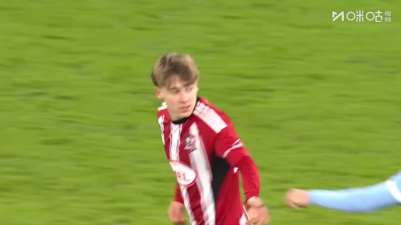 埃克塞特城扳回一城！乔治-伯奇爆射破门！仍1-9落后曼城！