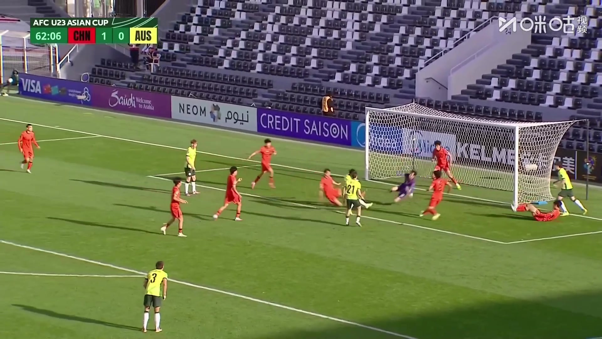 太炸裂了!国足U23门将李昊2分钟上演2次神奇扑救