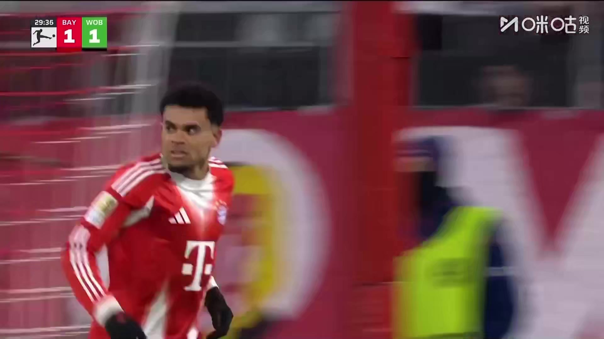 拜仁再次领先!奥利塞晃开防守送传中,迪亚斯头球破门