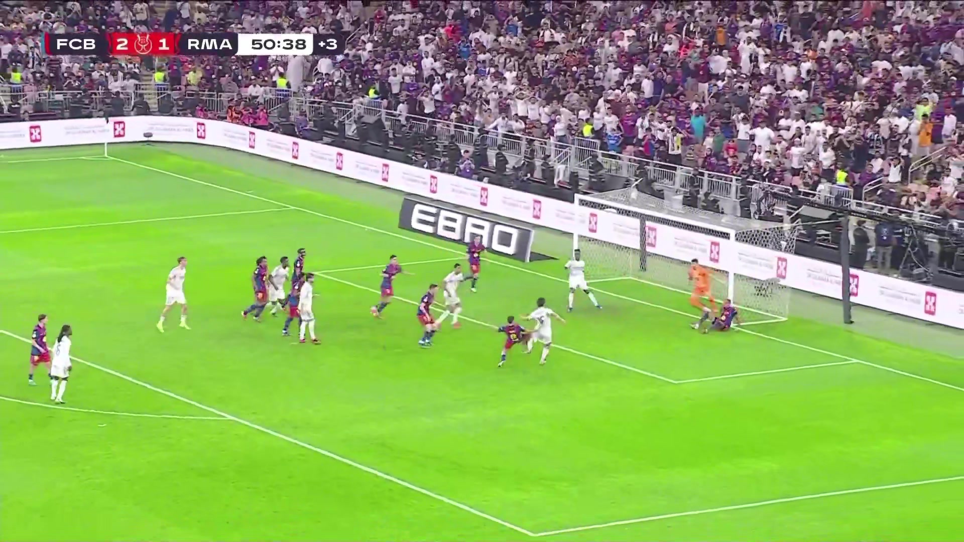 精彩的国家德比！贡萨洛乱战中补射扳平，两队补时4分钟进3球