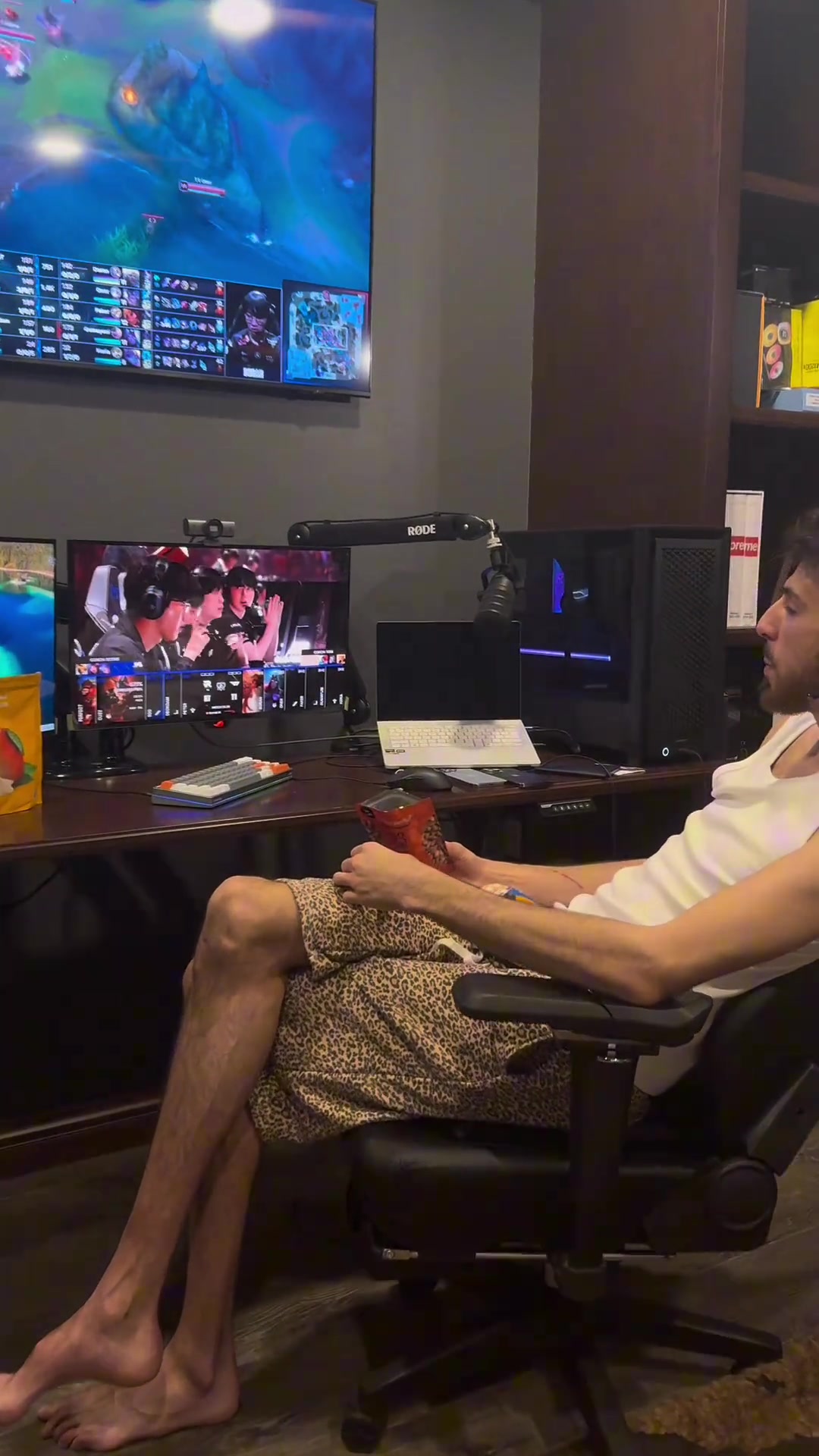 没想到霍姆格伦还是个游戏迷，居然也玩英雄联盟！