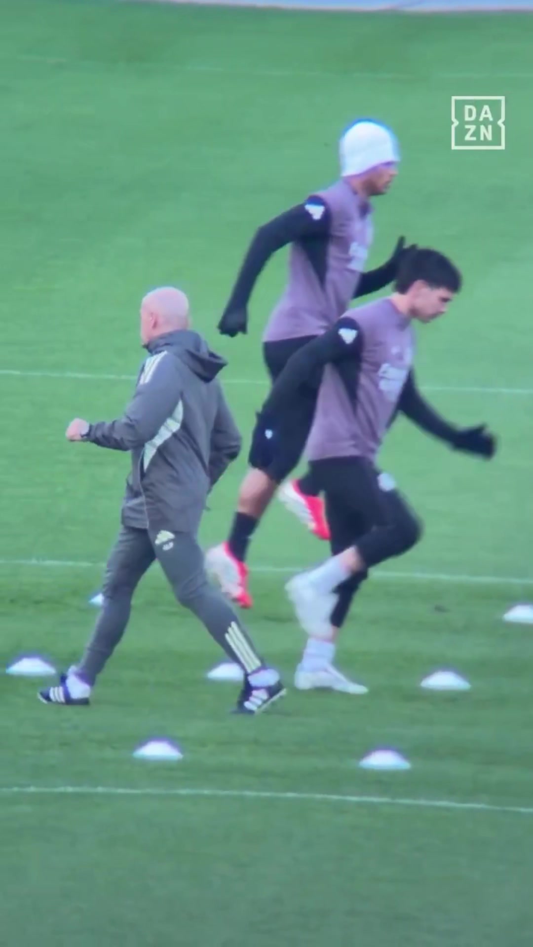 开练！阿韦洛亚担任新主帅，平图斯重返皇马担任体能教练