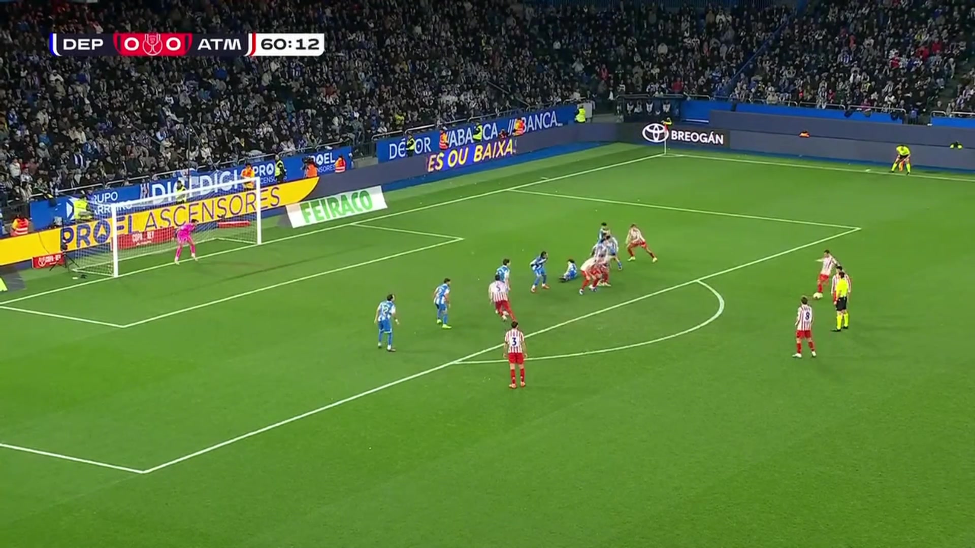 顶级脚法！格列兹曼任意球打入十分角，马竞1-0领先拉科鲁尼亚