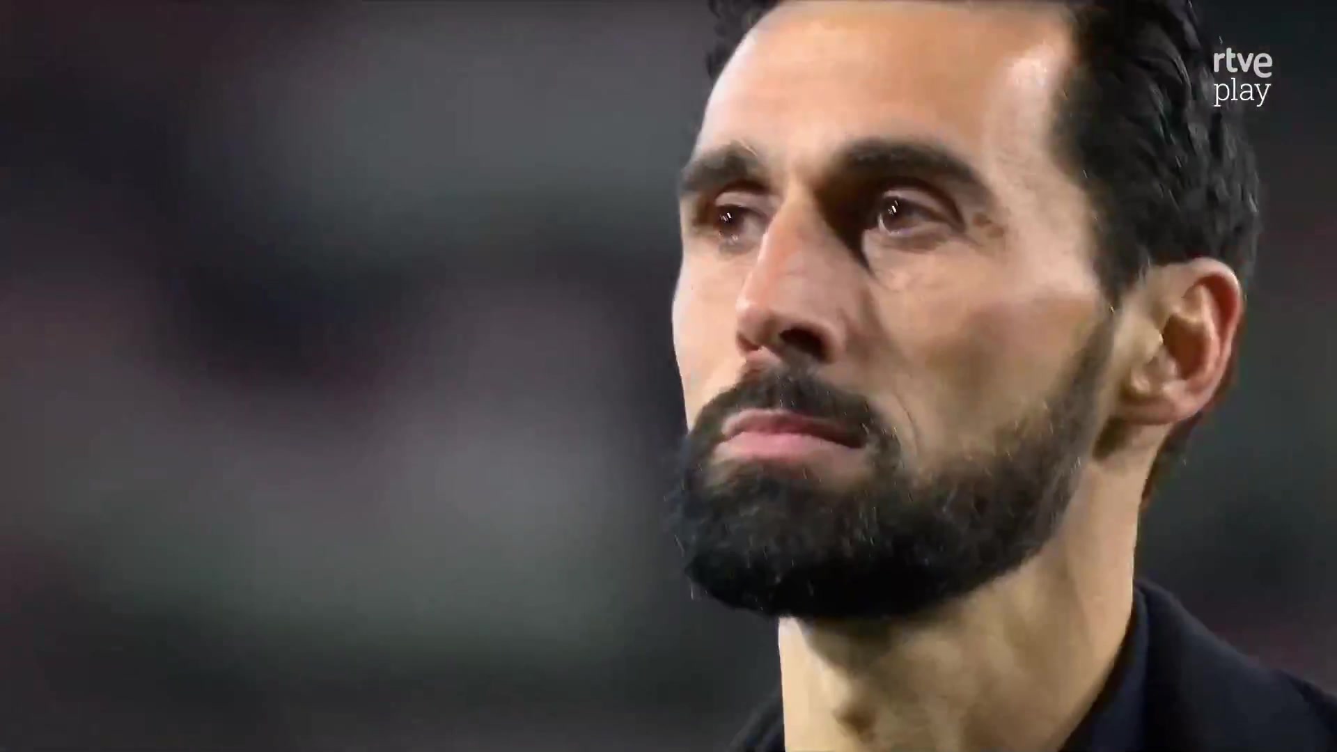 遭西乙保级队绝杀，无缘国王杯8强！赛后阿韦洛亚脸色铁青