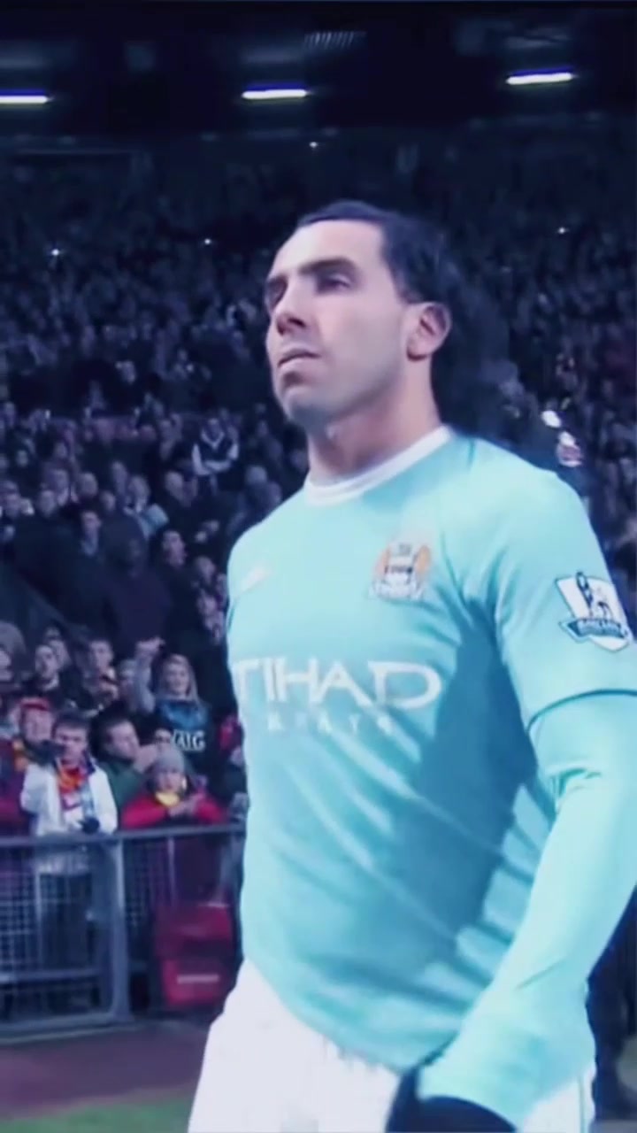 被视为叛将！特维斯在曼联效力2年后，09年夏天转会同城死敌曼