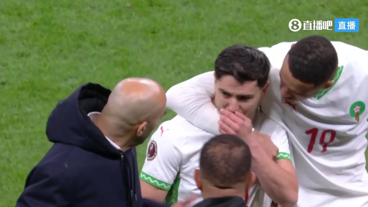 压力太大？迪亚斯点球罚进就夺冠，可惜勺子点球被没收！