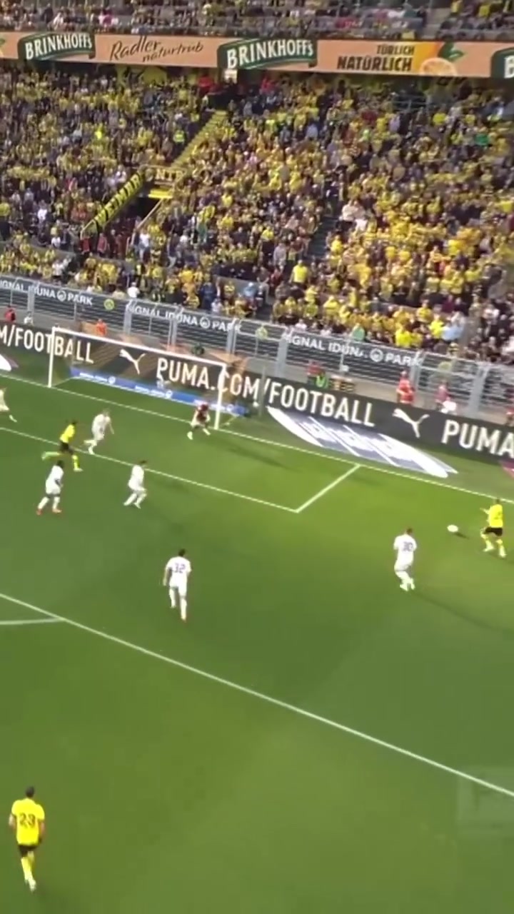 抗癌斗士！名场面：普鲁士德比，马伦助攻阿莱门前背身磕球破门！