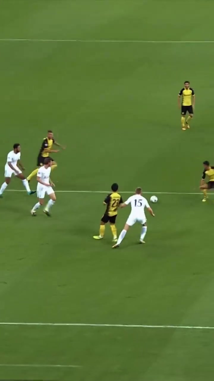 远征伦敦！回顾17/18赛季亚尔莫连科对阵热刺的世界波破门！