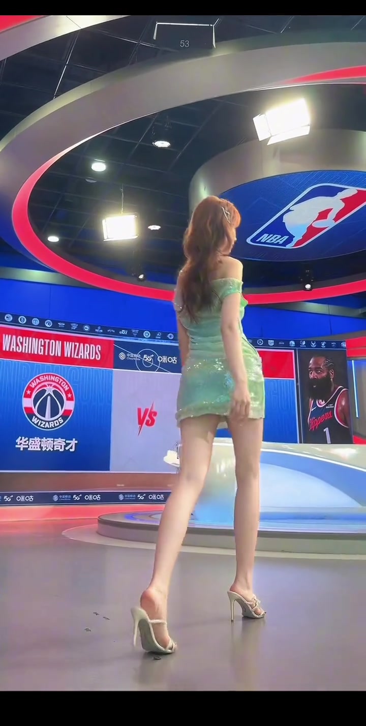 女主播魏欣怡：恭喜我船六连胜，挑战一下高跟鞋变装