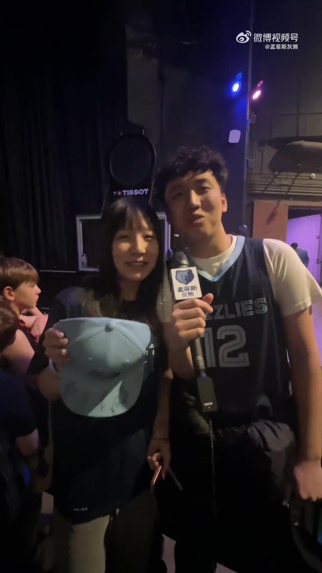 带女友体验！山西铁杆灰熊球迷飞赴孟菲斯观看灰熊比赛