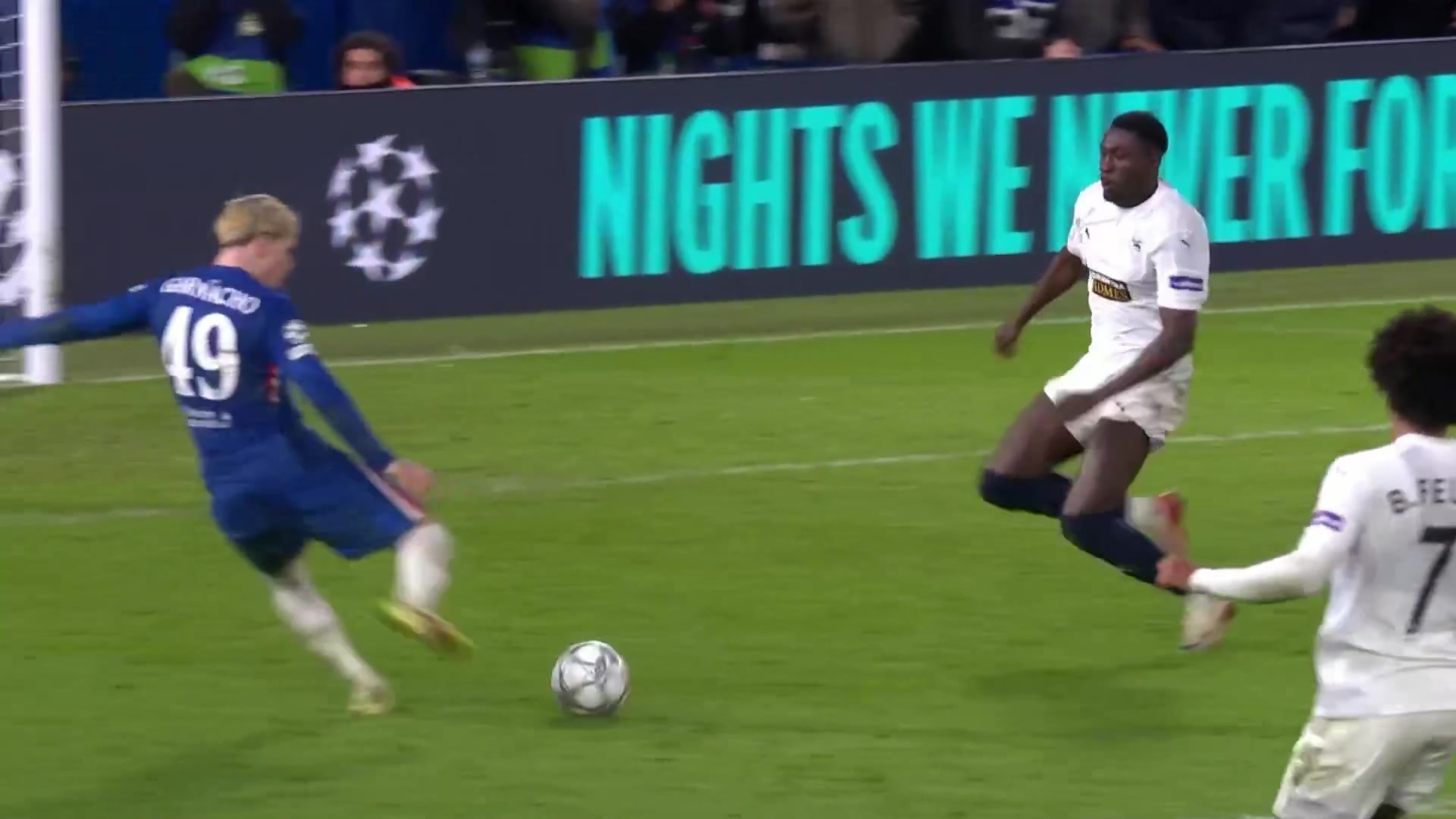 慢半拍！切尔西断球反击，加纳乔直面门将机会射门被封堵