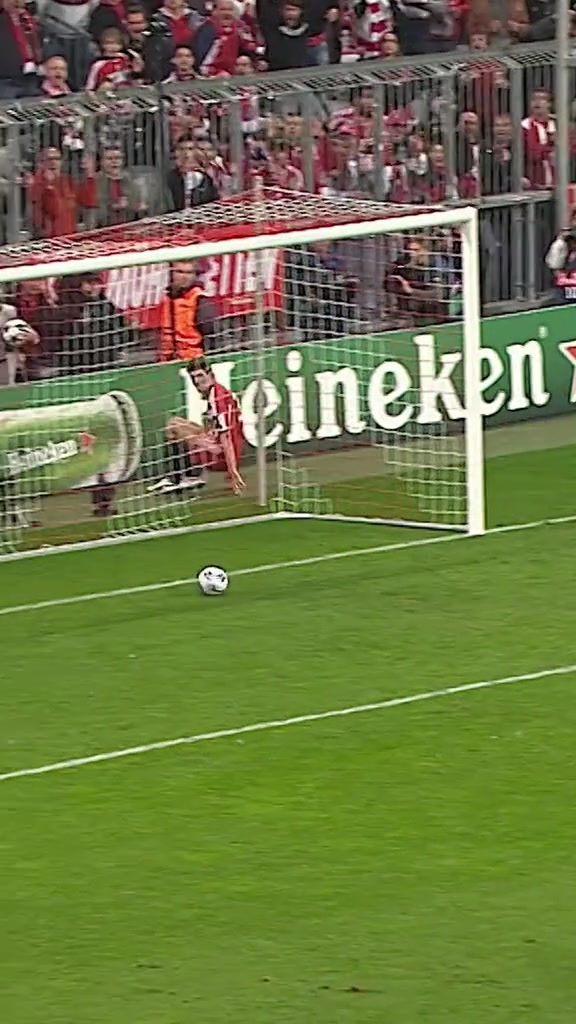 拉诺基亚国米名场面：安联球场见证蓝黑大长腿的威力