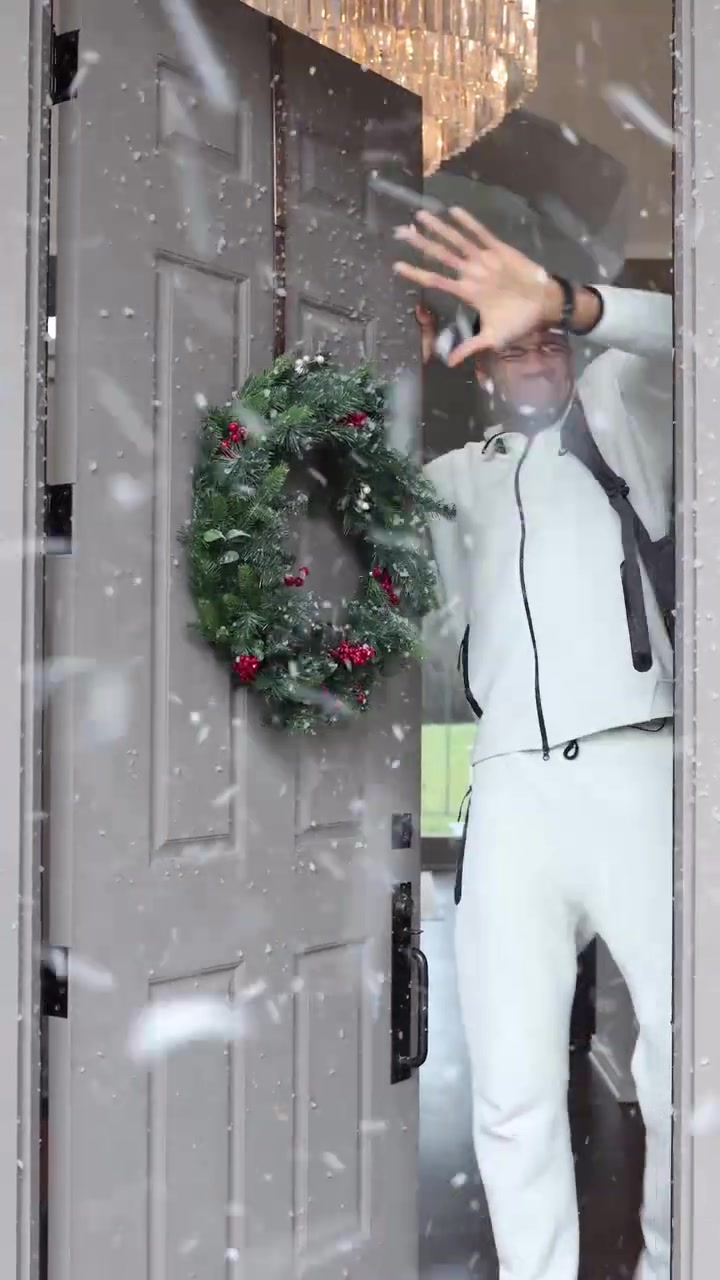 密尔沃基的寒冬！字母哥的经典广告：玩游戏也是我更强！