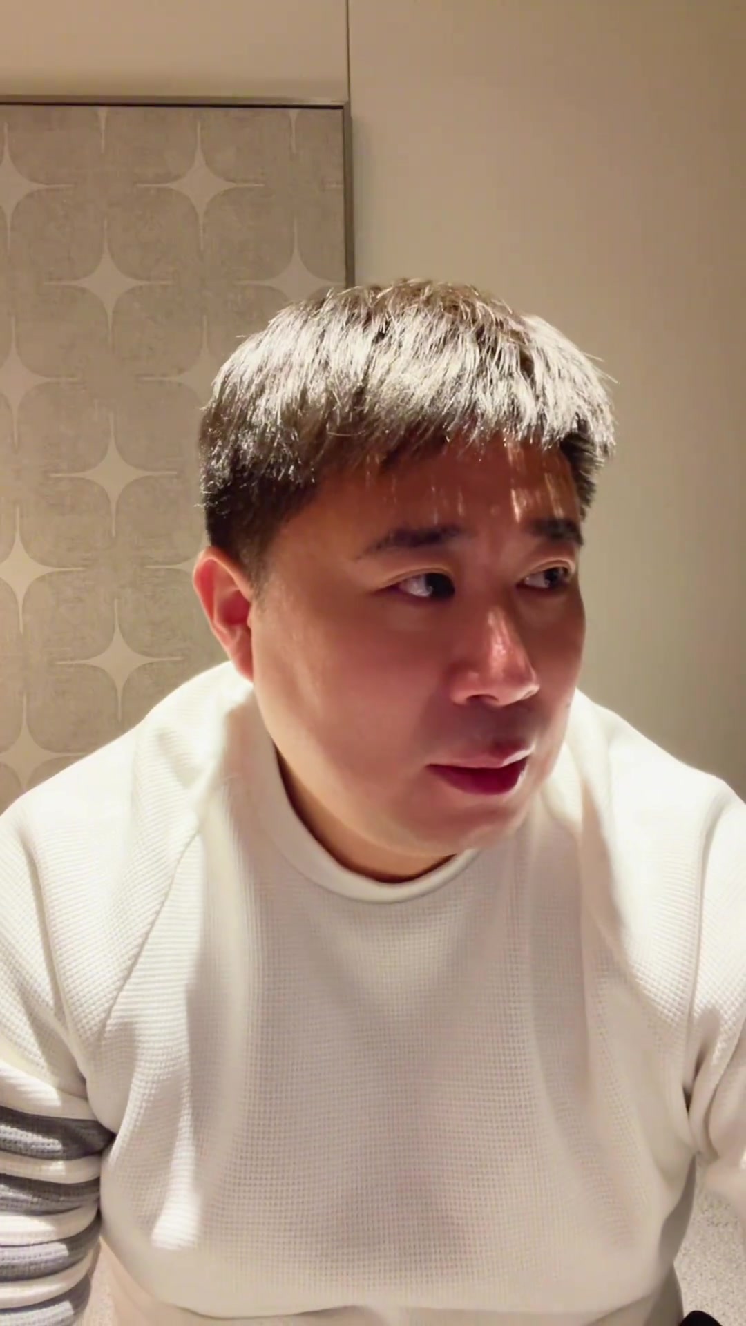 董方卓含泪致歉：之前的言论有一些不恰当，我比谁都盼国家队好