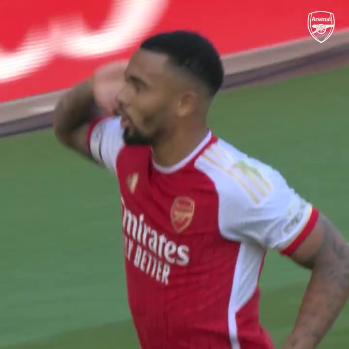 2023年，阿森纳主场迎战曼联，热苏斯补时阶段打进了这粒进球
