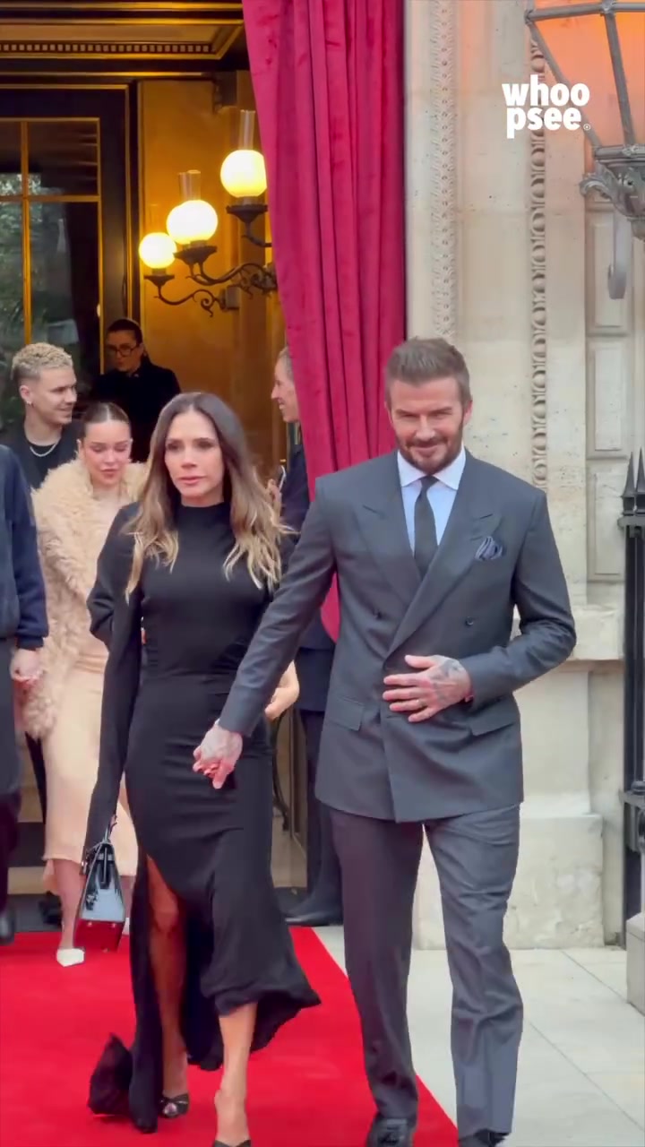 用爱回应!贝克汉姆一家手牵手现身公众视野,其他儿子陪伴着