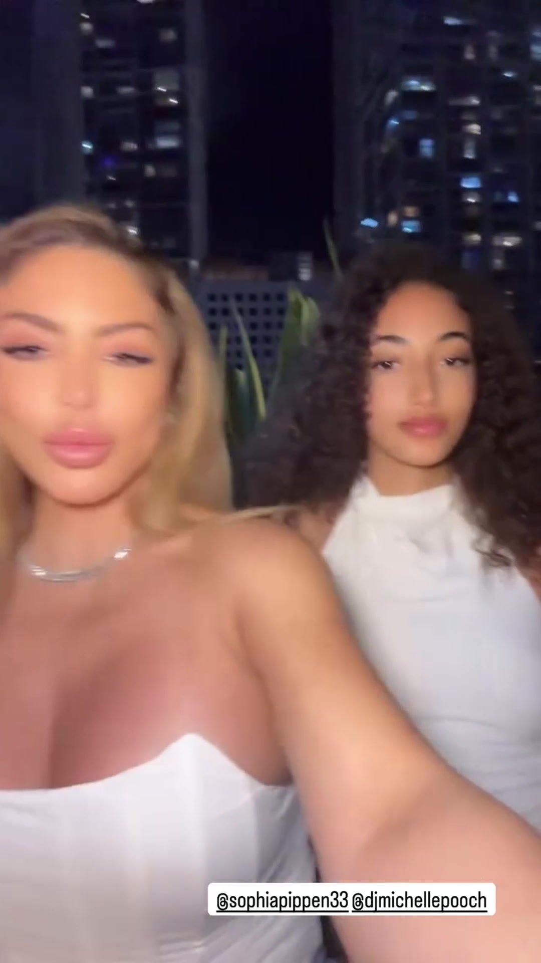 皮蓬前妻和女儿自拍，感觉女儿的颜值比妈妈高啊！