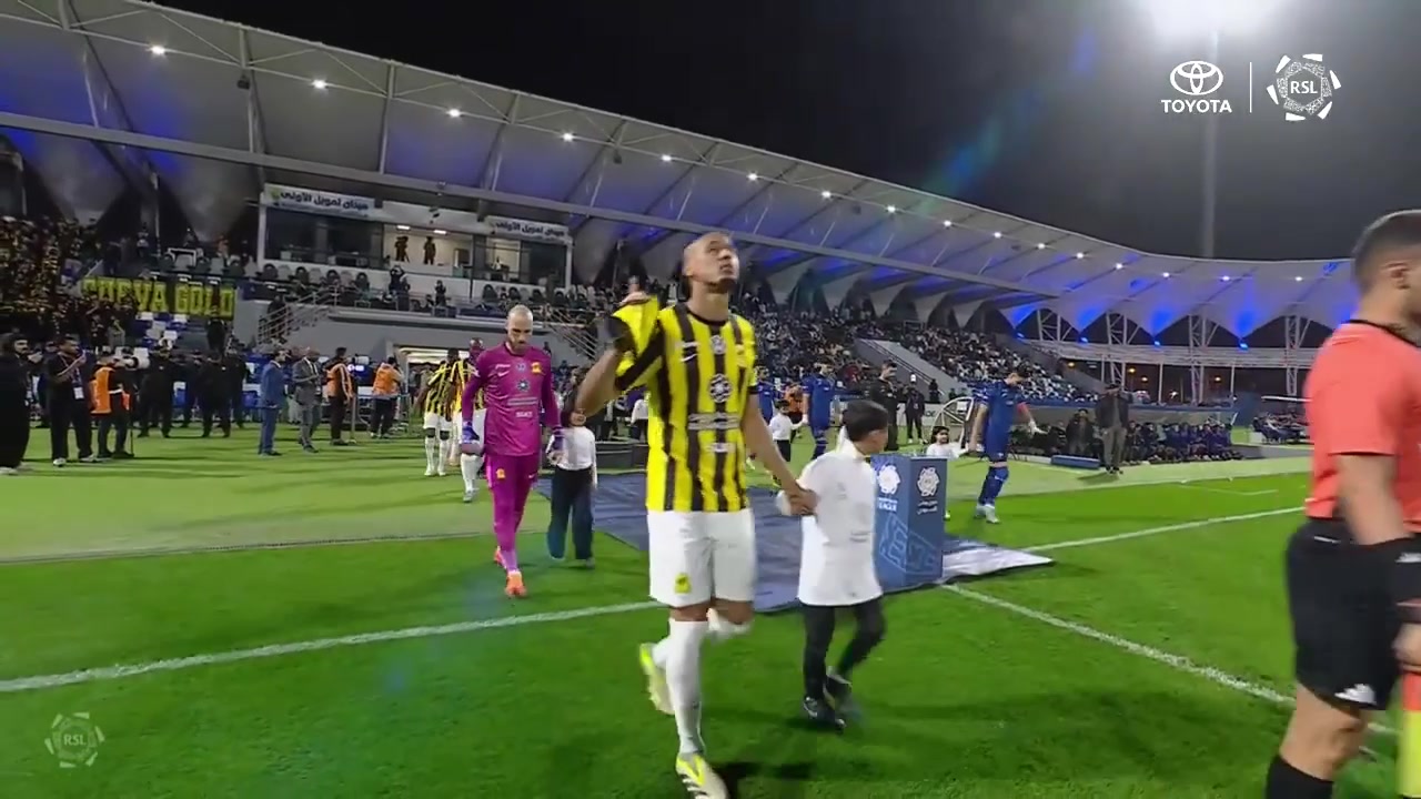 【集锦】沙特联-本泽马缺席巴尔加斯绝平 吉达联合2-2哈萨征服