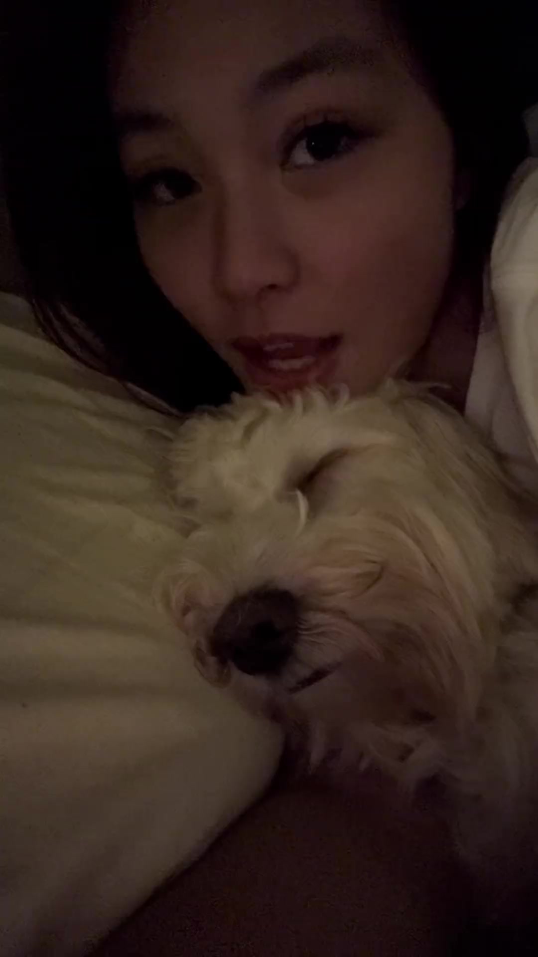 徐彬女友颜值如何？俩人还养了一只小狗