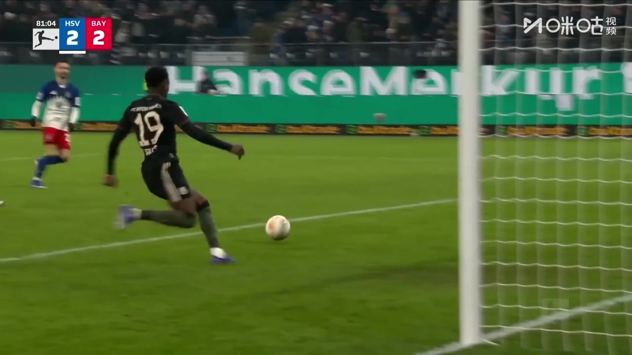 惊险！诺伊尔出击送空门大礼！阿方索-戴维斯神勇门线解围！