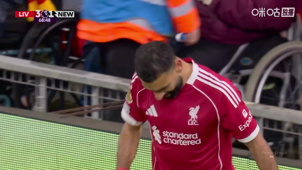 维尔茨反击送妙传！萨拉赫杀入禁区小角度捅射偏出！