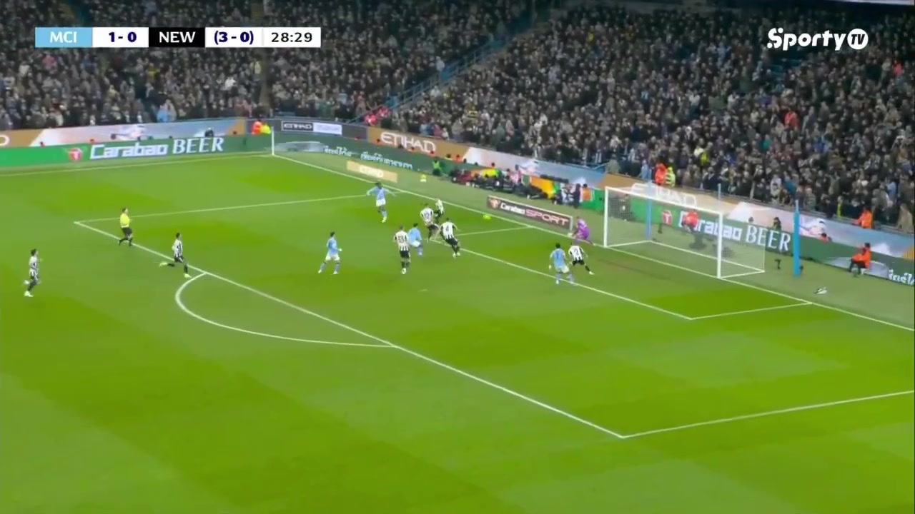 曼城再下一城！马尔穆什门前头球补射空门得手！