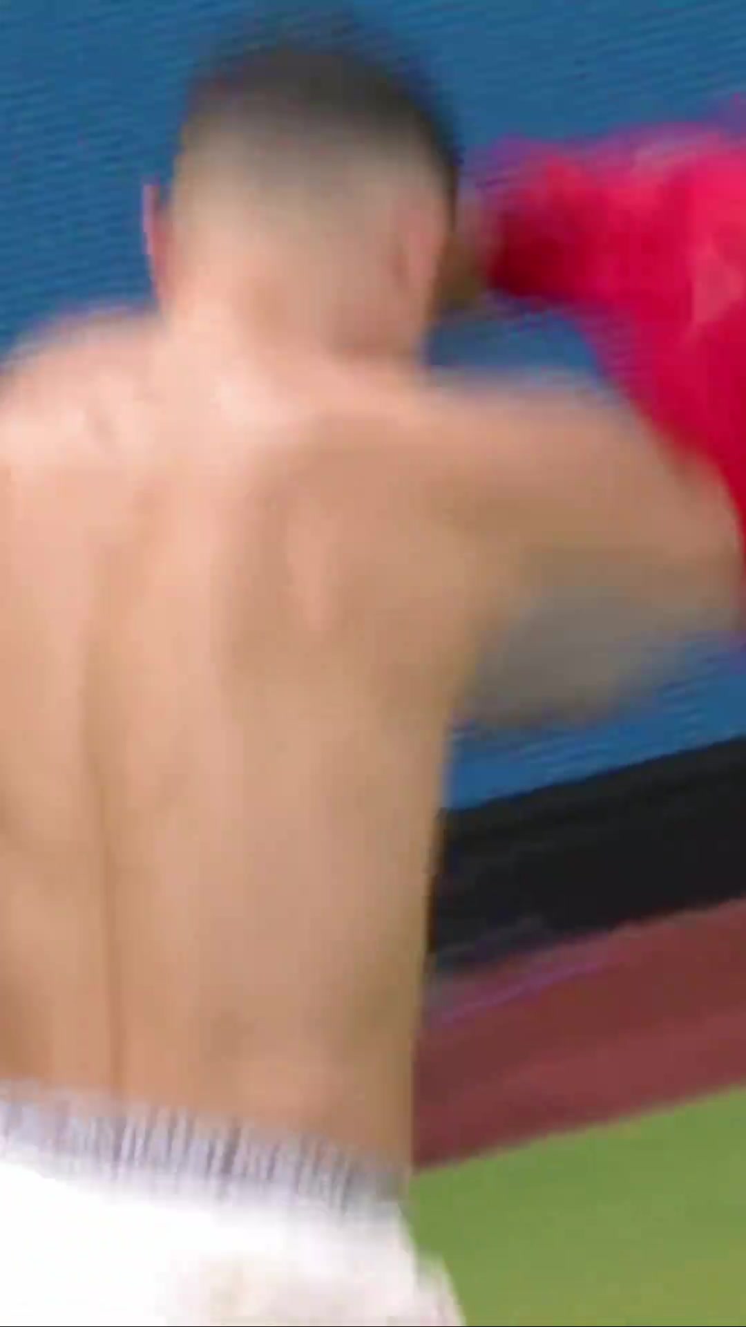 曼联官方：从追风少年到传奇巨星，祝小小罗41岁生日快乐！