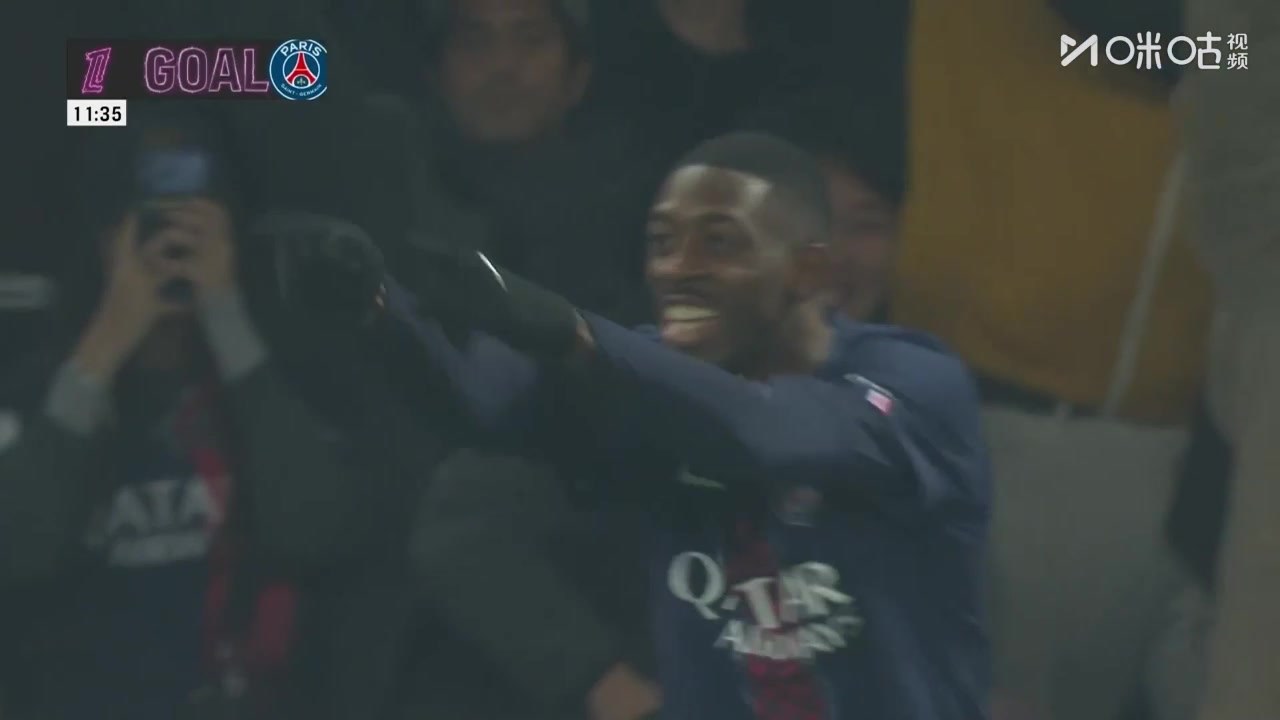 巴黎快速反击打穿防线！门德斯横传登贝莱轻松推射破门！