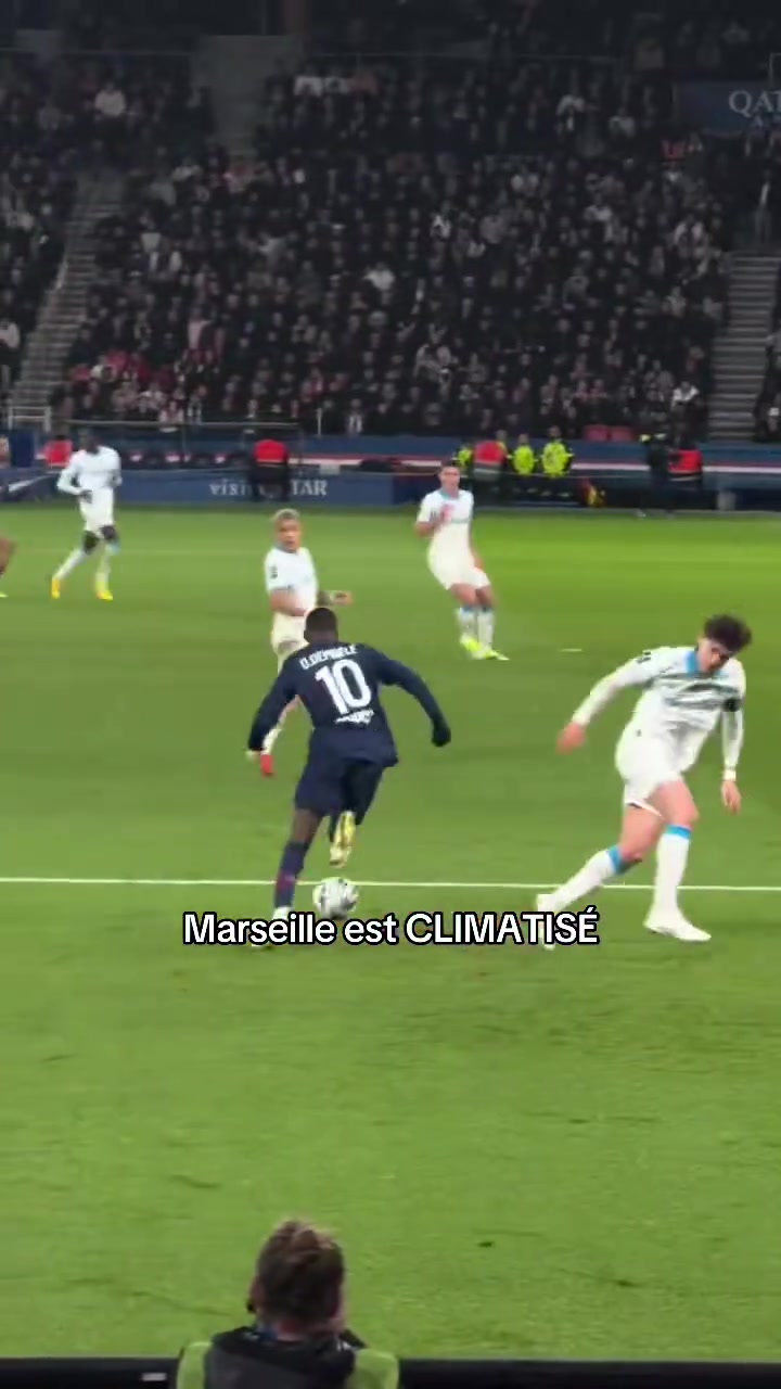 真的太强了！场边视角看登贝莱一条龙连续过人爆杆破门！