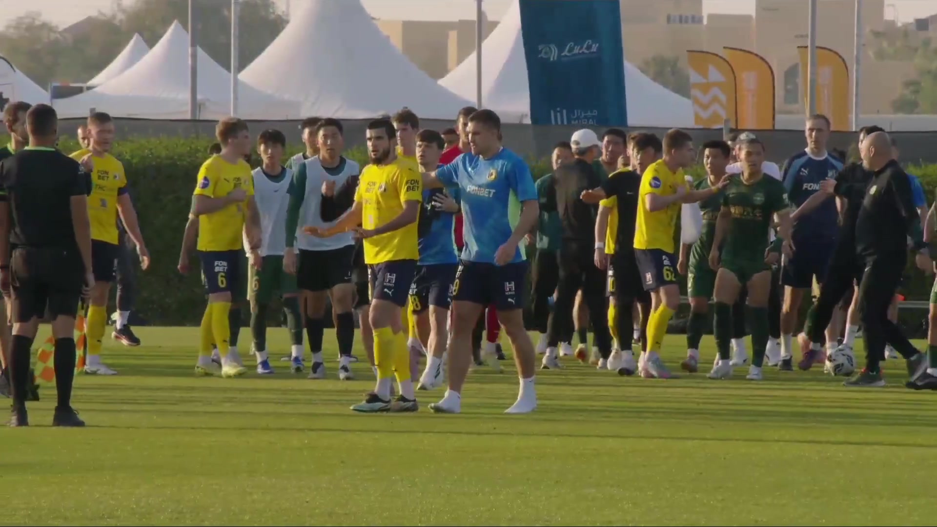 浙江队热身赛发生冲突，对手球员被红牌罚下比赛宣布终止