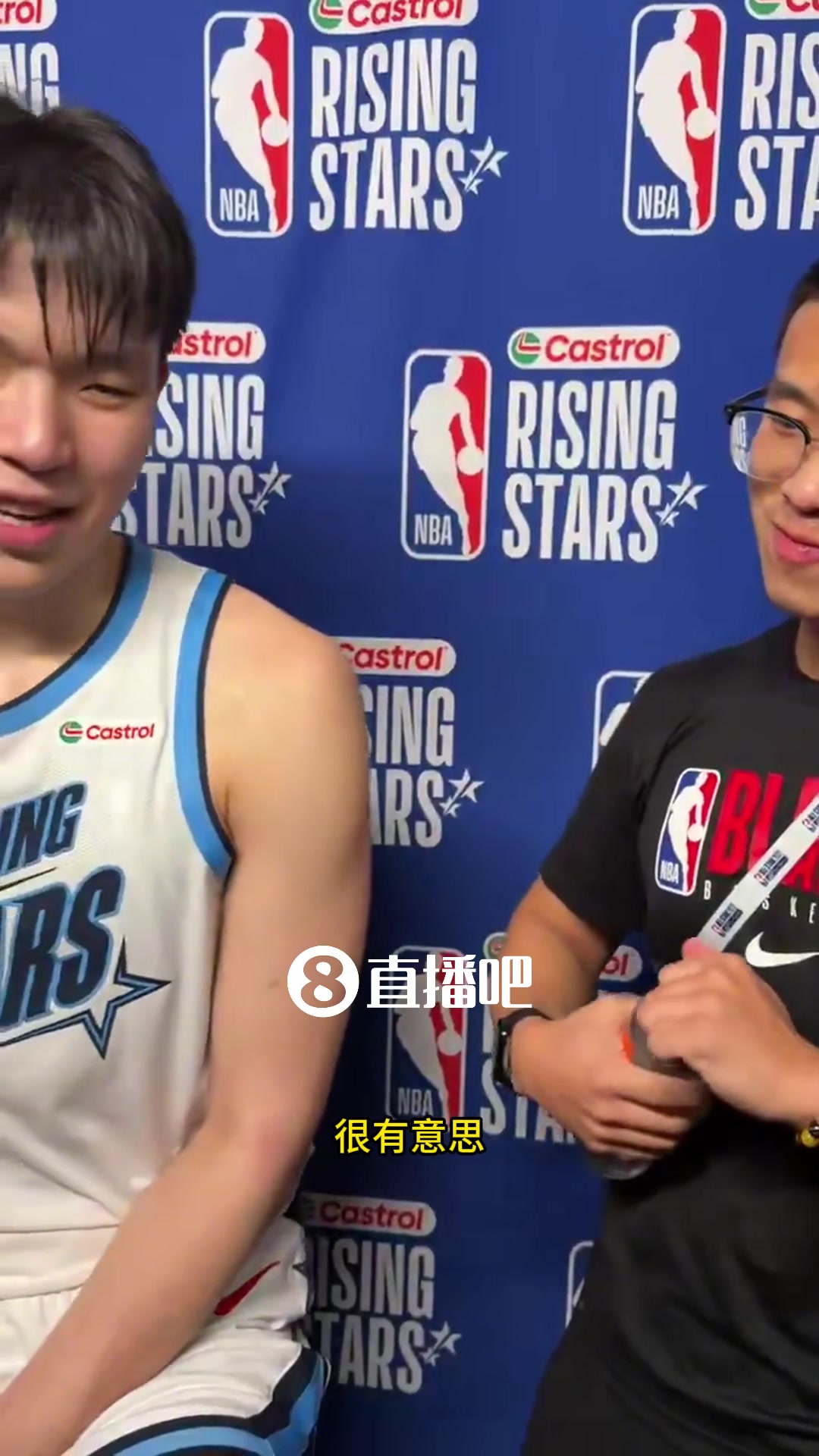 大活宝！杨瀚森赛后：我努力向大家展示我的中式英语，大家被我逗乐了~