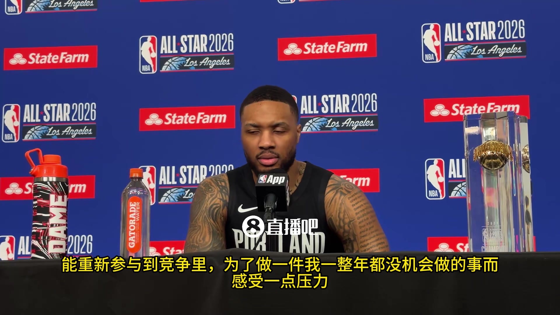 跟腱撕裂一场没打还拿冠军！利拉德：这给我的康复进程带来竞争感