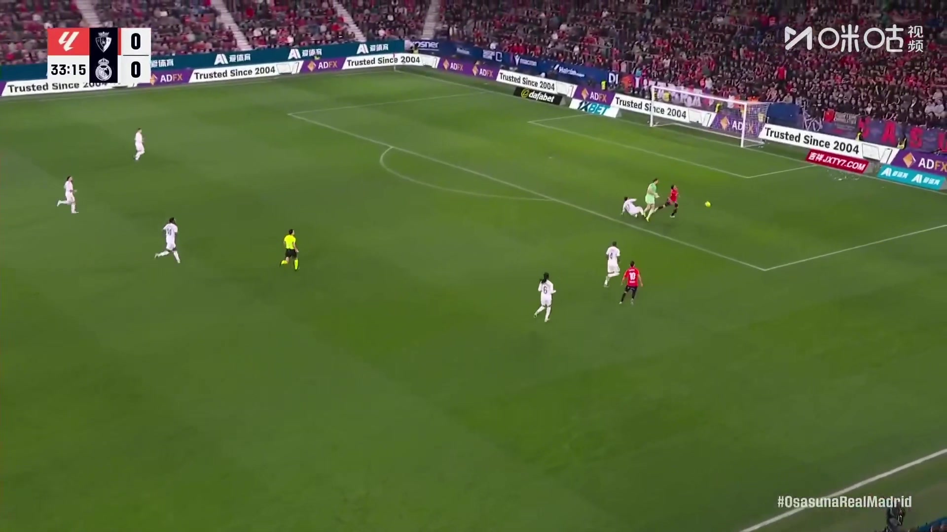 两级反转！裁判先判假摔看完VAR后改判点球，布迪米尔点射破门