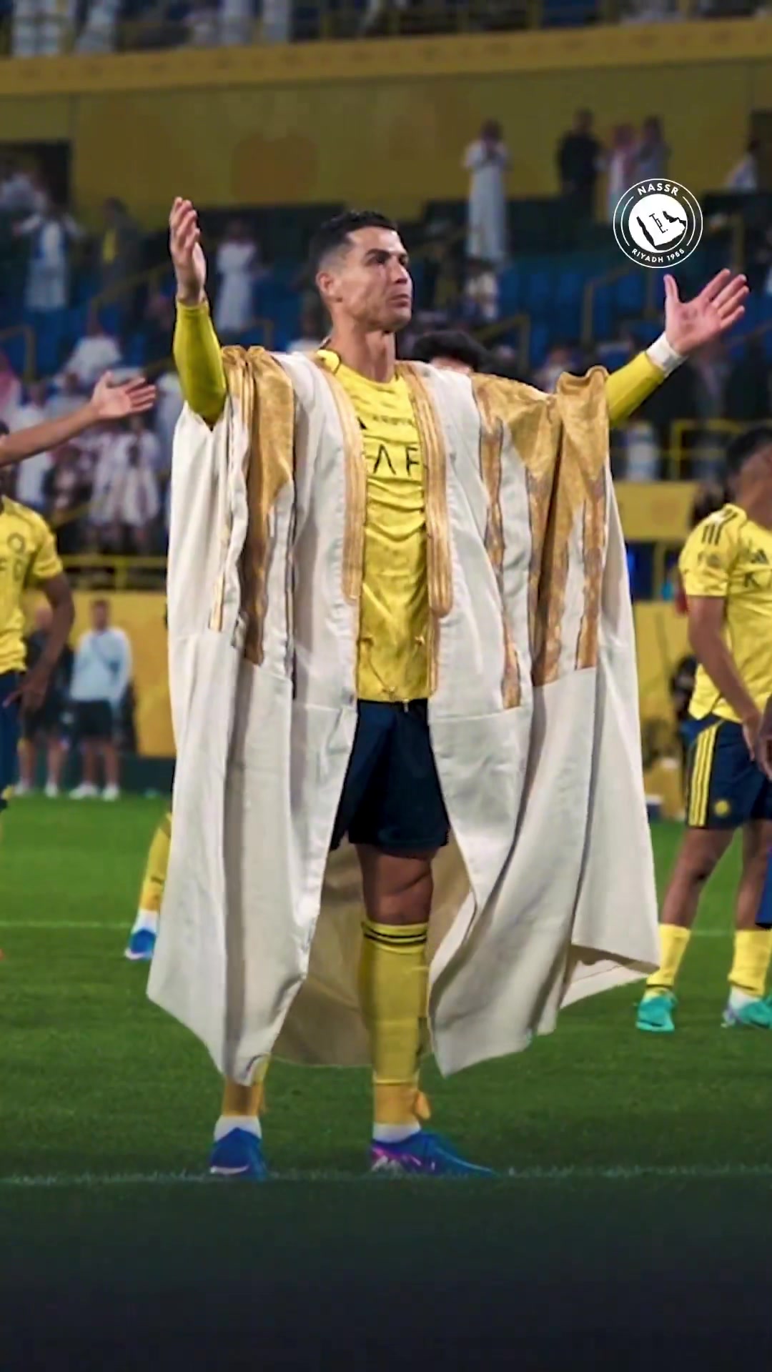 利雅得胜利官方：荣誉的象征……由最伟大的人佩戴