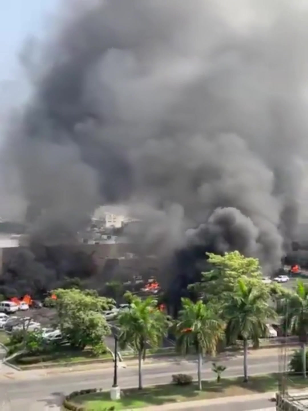 美加墨世界杯的主办城市之一！瓜达拉哈拉现在陷入严重暴乱