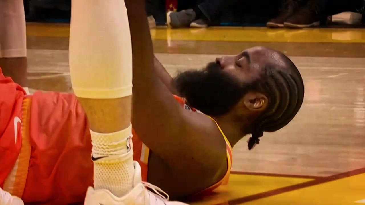 看唐斯这无助的眼神 你就知道骑士内线三高打的有多好！