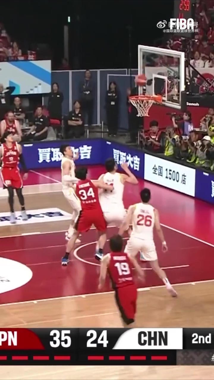 张镇麟被晃得定在原地！渡边雄太丝滑背打转身高难度打板命中