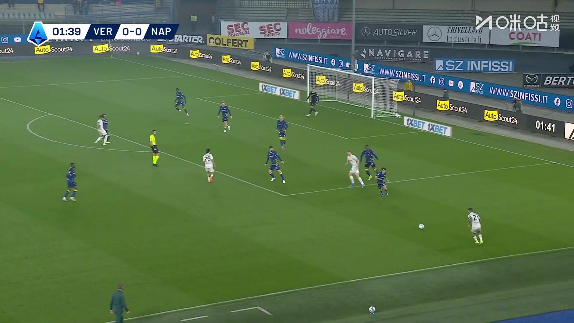 闪电进球！霍伊伦禁区内头球攻门轰入死角，那不勒斯领先！