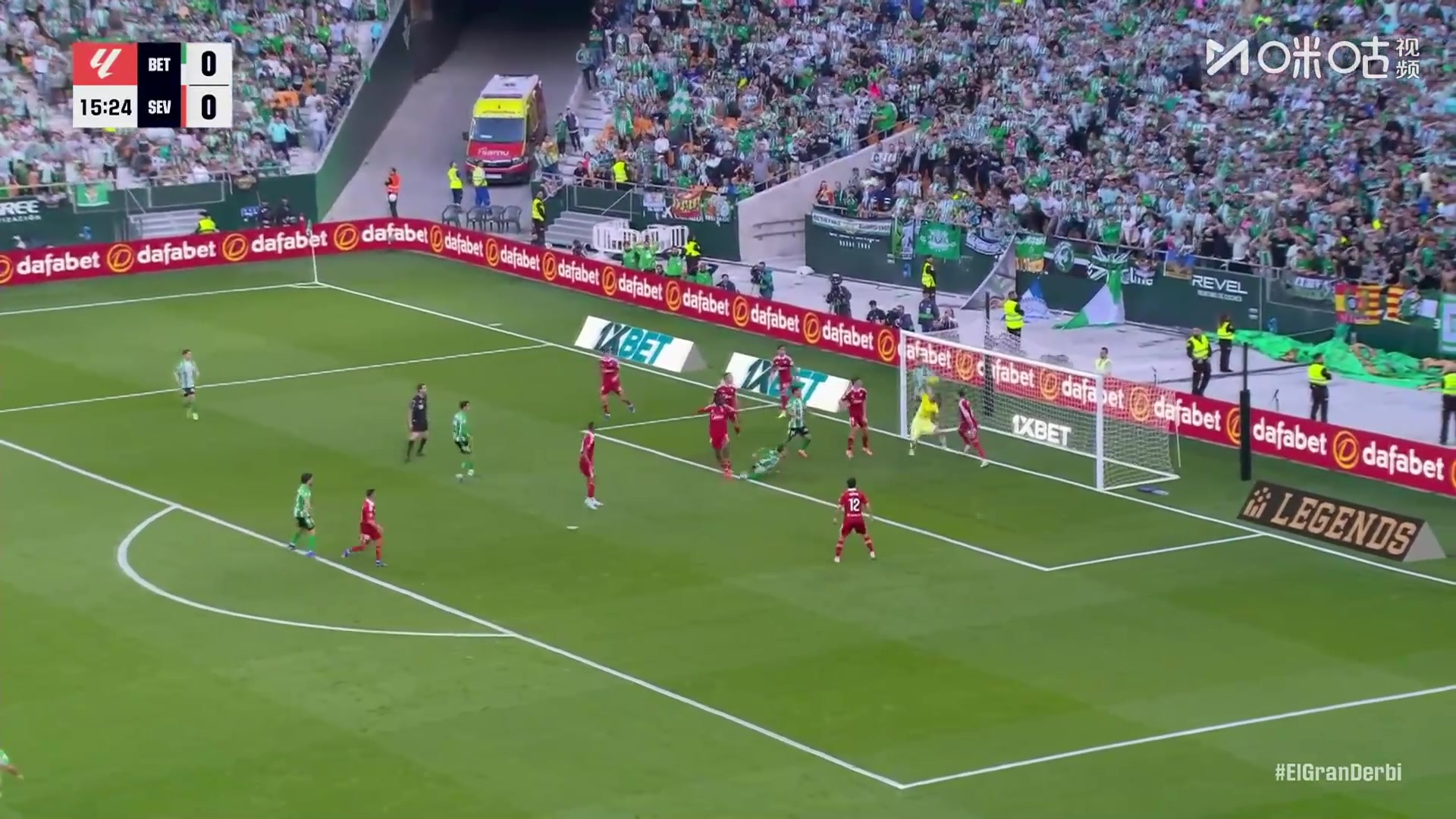 圆神，起飞！安东尼门前倒钩破门！主场球迷全体沸腾！