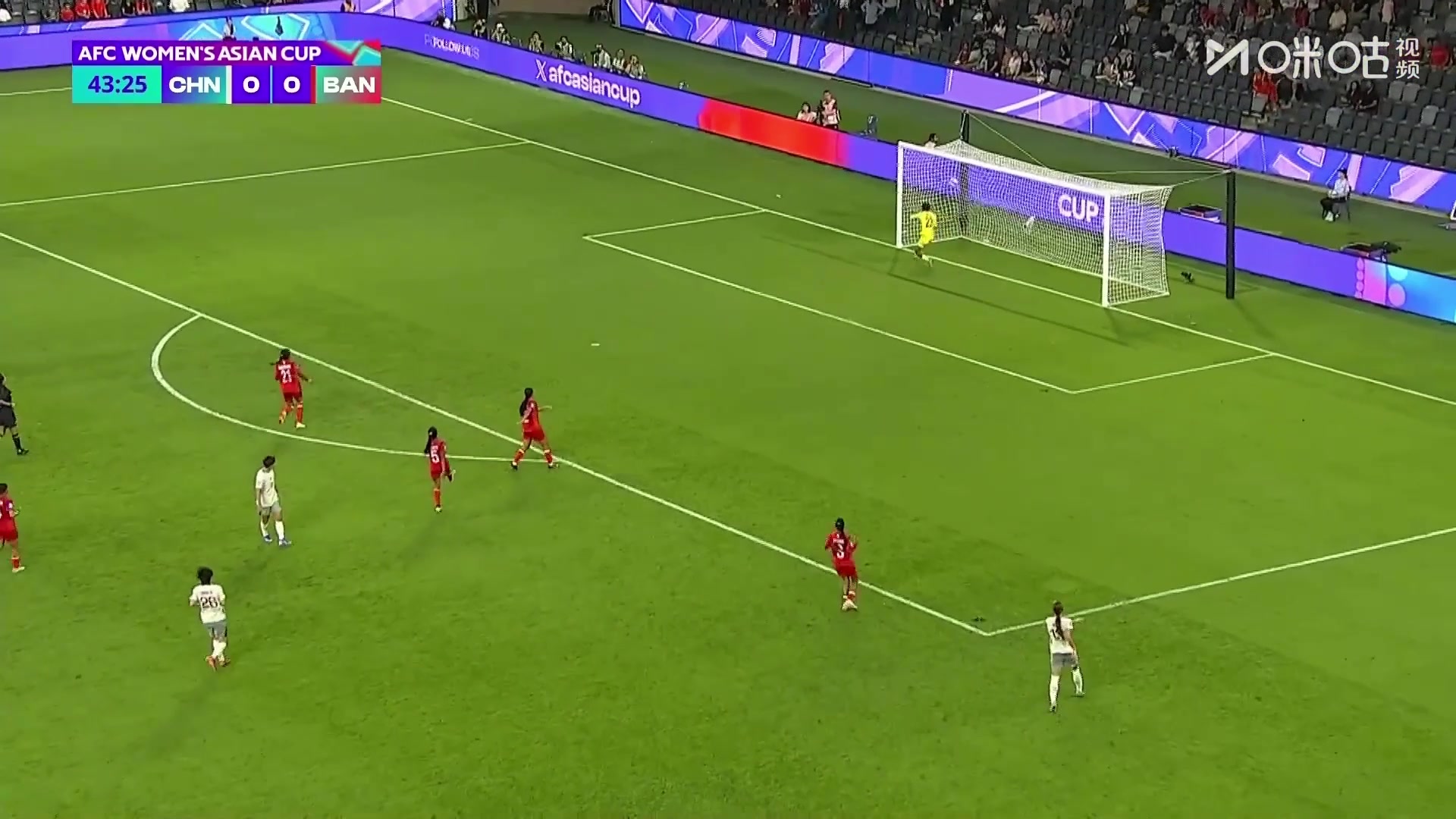 直挂死角！王霜超远吊射世界波破门，中国女足终于破门啦！