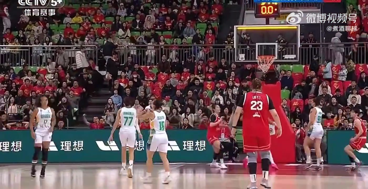 吨位太吓人了！大宝贝刘禹彤卡位都还没发力 对手就倒下了