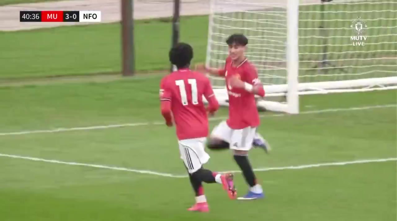 卡灵顿的下一颗明珠！JJ·加布里埃尔，曼联青训最闪耀的超新星