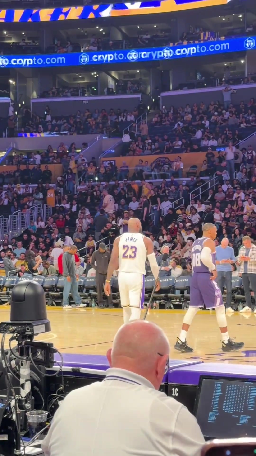 真爱粉无疑！女明星宋雨琦在洛杉矶现场观看詹姆斯比赛