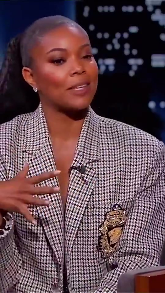 韦德妻子：我老公老是喜欢穿中小码裤子，我都能看到他的